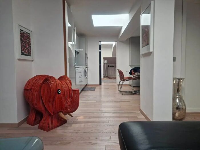 Casa con 6 locali in vendita in Piazza San Marco, Milano