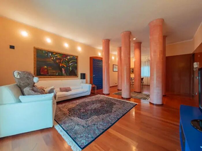 Casa con 6 locali in vendita in Via Ticino, Asti