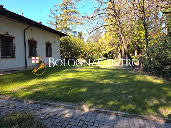 Appartamento quadrilocale in affitto in Via delle Lastre, Bologna