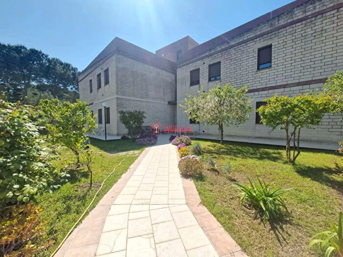 Appartamento trilocale in vendita in Via Nino Palumbo, Trani