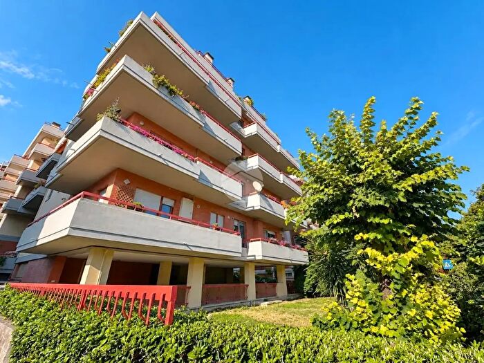 Appartamento trilocale in vendita in Via Felice Barnabei, Teramo