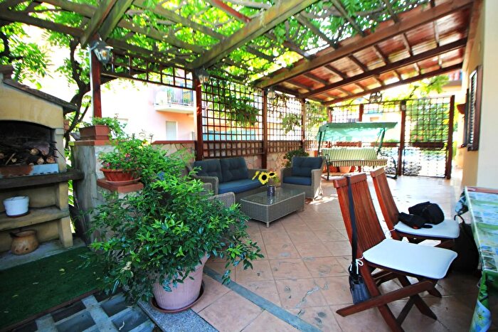 Casa quadrilocale in vendita in Via Ponzella, Legnano