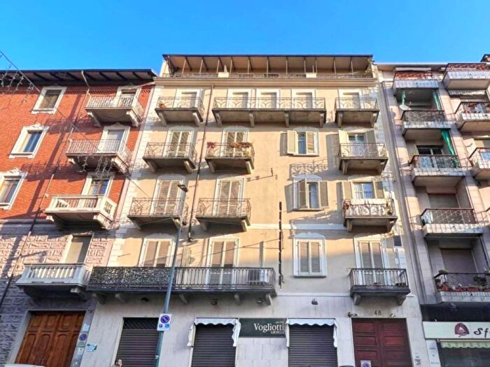 Appartamento trilocale in affitto in via Vibò, Borgo Vittoria, Torino