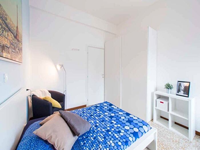 Appartamento con 6 locali in affitto in Viale Carlo Espinasse, Certosa, Milano