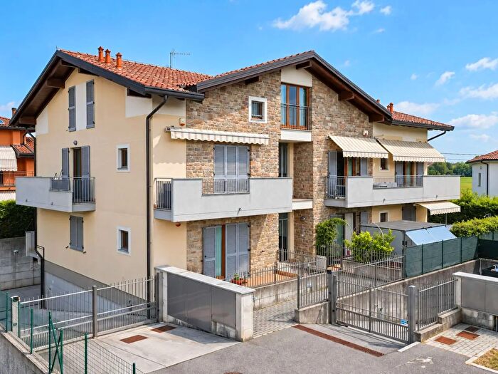 Appartamento quadrilocale in vendita in Via Don Tonino Bello, Binago