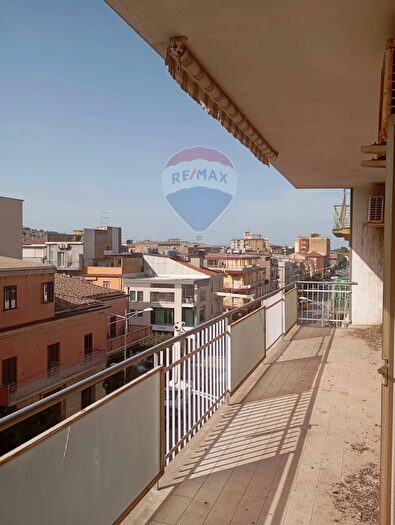 Appartamento con 6 locali in vendita in Via Galileo Galilei, Caltagirone