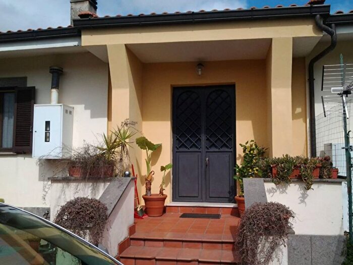Casa quadrilocale in affitto in Via della Perazzeta, Frascati