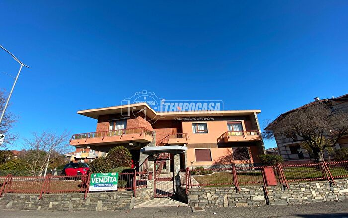 Casa con 9 locali in vendita in Via Brandizzo, Volpiano