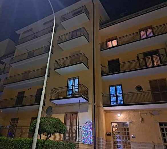 Appartamento con 6 locali in vendita in Via Santa Chiara, San Giovanni Rotondo