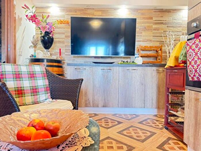 Appartamento quadrilocale in vendita in Via Nazionale, Falcone