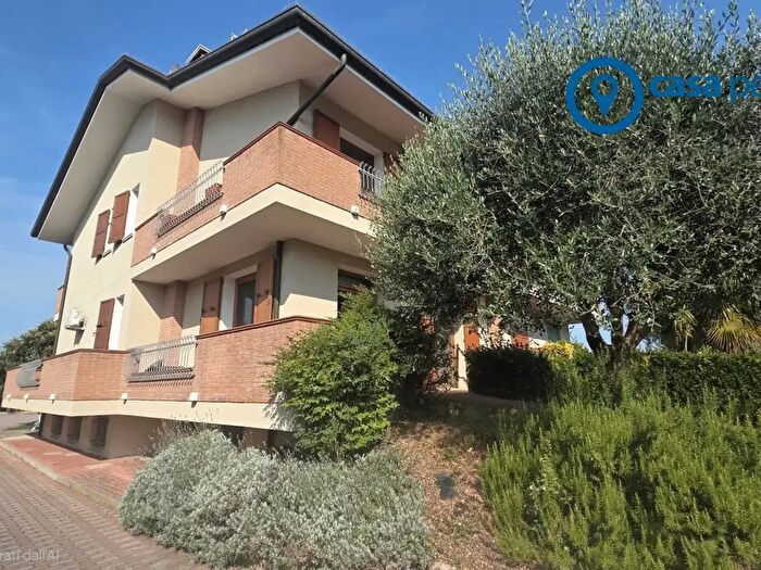 Casa con 7 locali in vendita in Villanova Marchesana