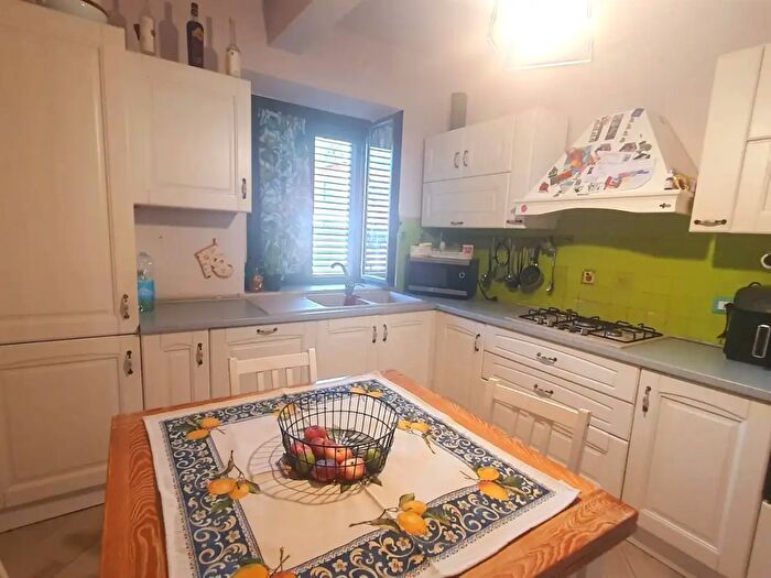 Casa con 6 locali in vendita in Capannori