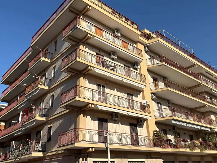 Appartamento quadrilocale in affitto in Viale Ofanto, Foggia