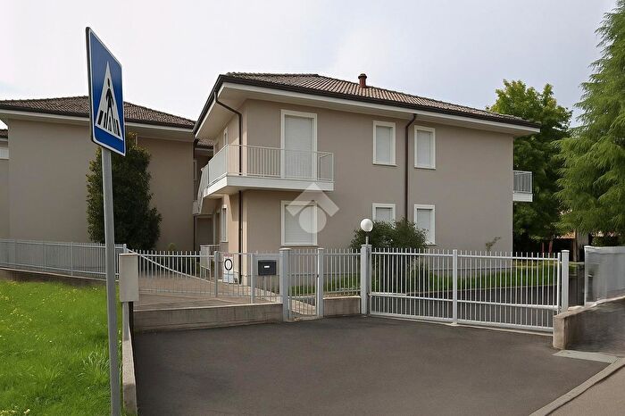 Appartamento trilocale in vendita in Via Belvedere, Montevecchia