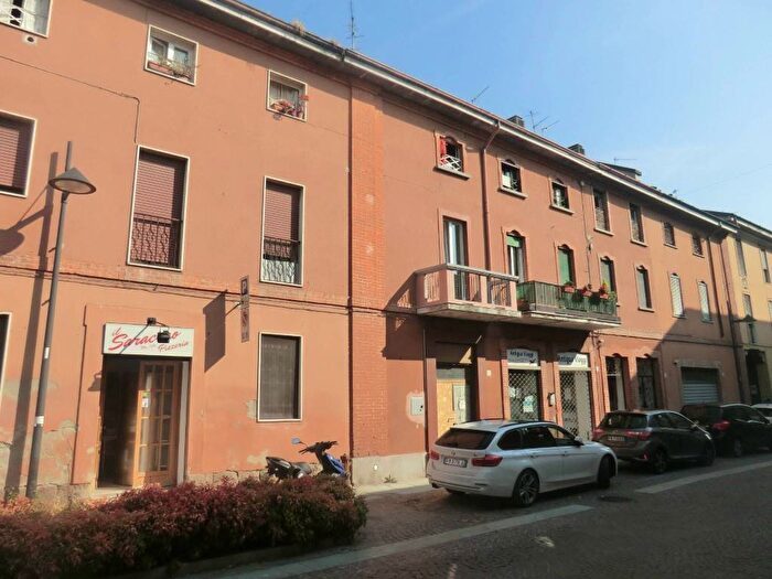 Appartamento bilocale in affitto in Via Umberto I, Centro, Arcore