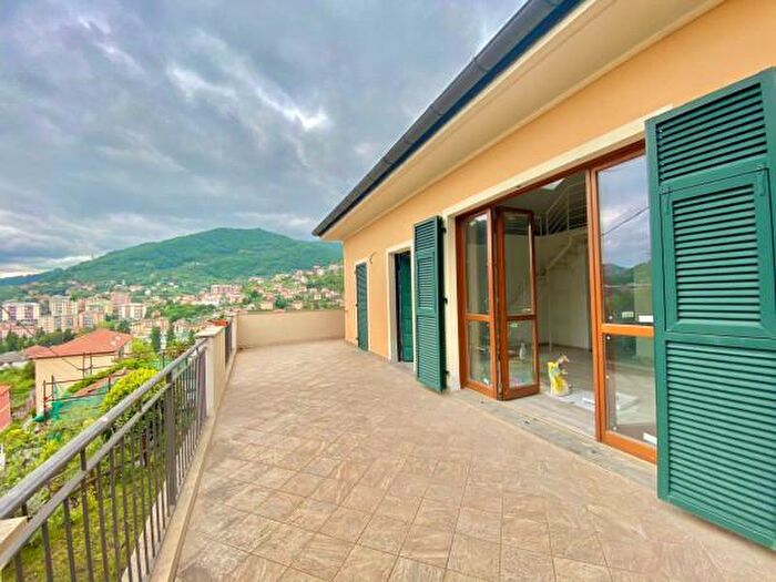 Appartamento trilocale in vendita in Via Giovanni da Verrazzano, Genova