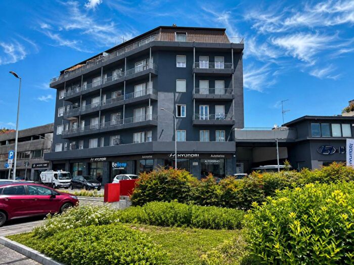 Appartamento trilocale in affitto in Viale Belforte, Biumo Inferiore Superiore, Varese