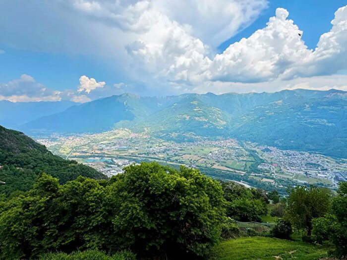 Appartamento trilocale in vendita in Via Fratelli Cervi, Rogno