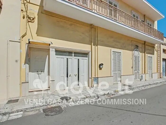 Appartamento con 6 locali in vendita in Via Luigi Cadorna, Trepuzzi