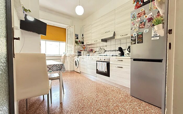 Appartamento trilocale in vendita in Via Marco Giuseppe Compagnoni, Genova