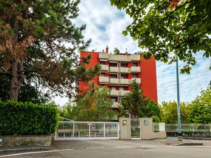 Casa quadrilocale in affitto in Via della Liberazione, Centro, Pero