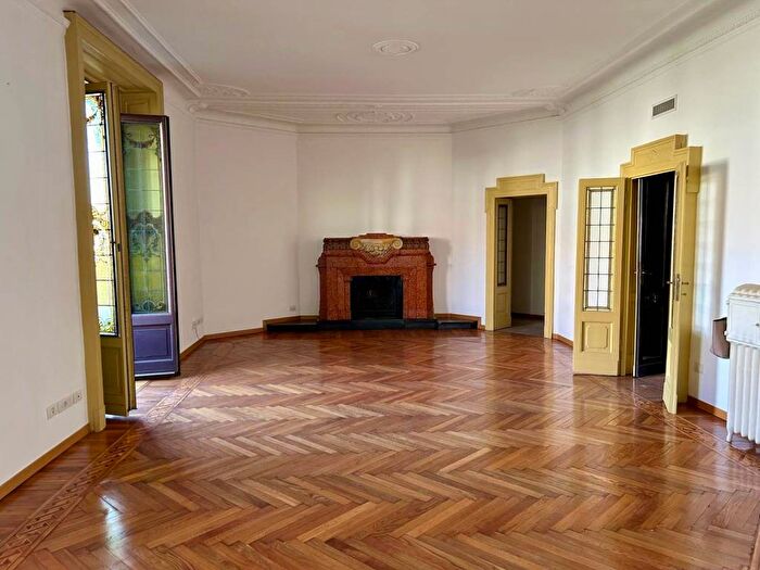 Appartamento con 6 locali in vendita in Via Vincenzo Monti, Vincenzo Monti, Milano