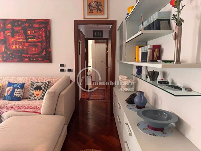 Appartamento trilocale in vendita in Via Francesco Melzi dEril, Milano