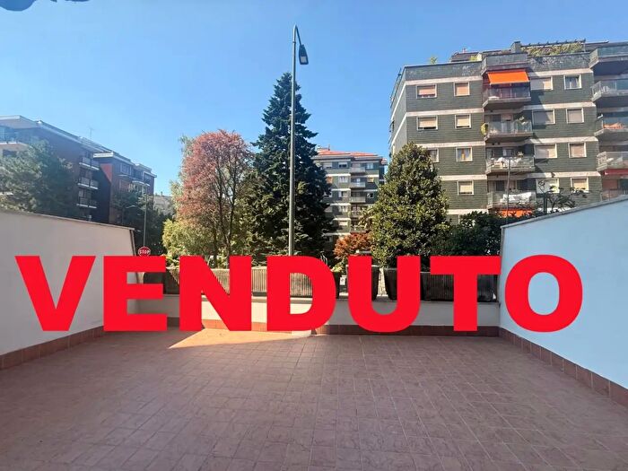 Appartamento monolocale in vendita in Via Massarenti, Milano