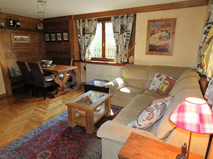 Appartamento trilocale in affitto in Via Guglielmo Marconi, Courmayeur