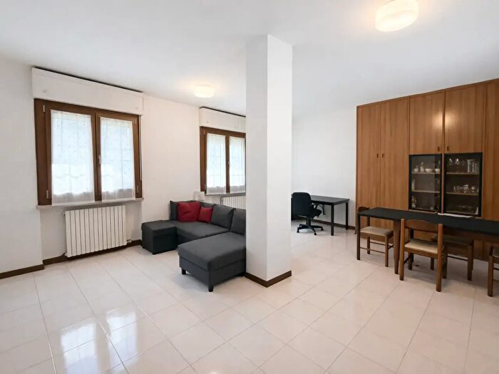 Appartamento quadrilocale in vendita in Via Agno, Verona