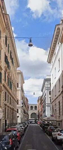 Appartamento trilocale in vendita in Via Milazzo, Roma