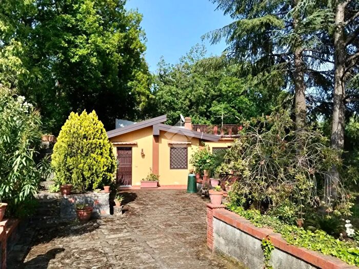 Casa quadrilocale in vendita in Via Trigona, Pedara