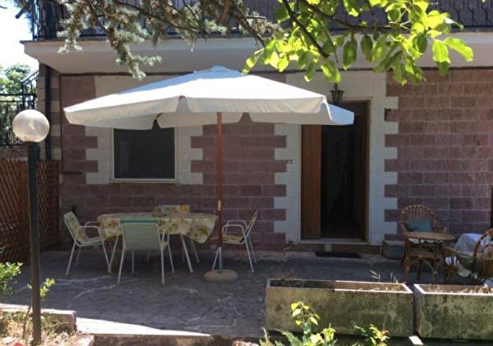 Appartamento trilocale in vendita in Via dei Villini, Vallinfreda