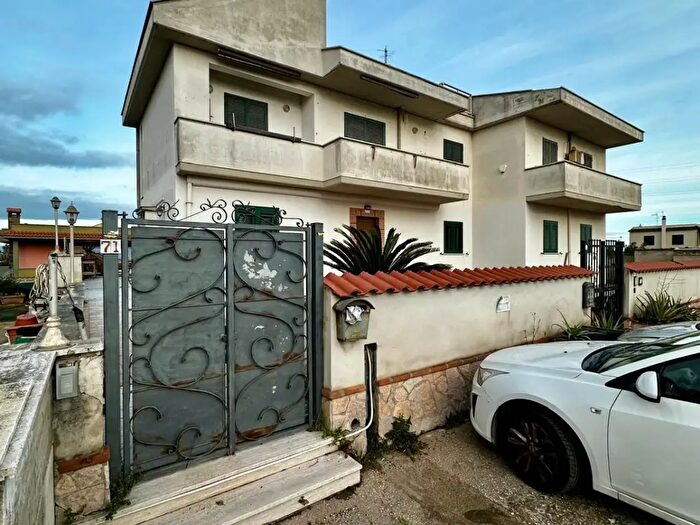 Appartamento con 7 locali in vendita in Via Assunta, Anzio