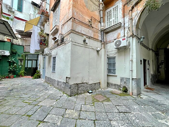 Appartamento bilocale in vendita in Via Francesco De Sanctis, Napoli