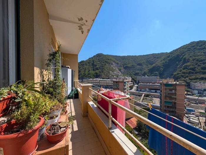 Appartamento trilocale in affitto in Via Giulia De Vincenzi, Molassana, Genova