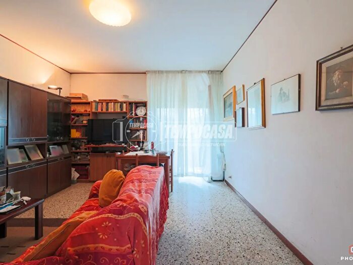 Appartamento con 5 locali in vendita in Via Lago di Garda, Ravenna