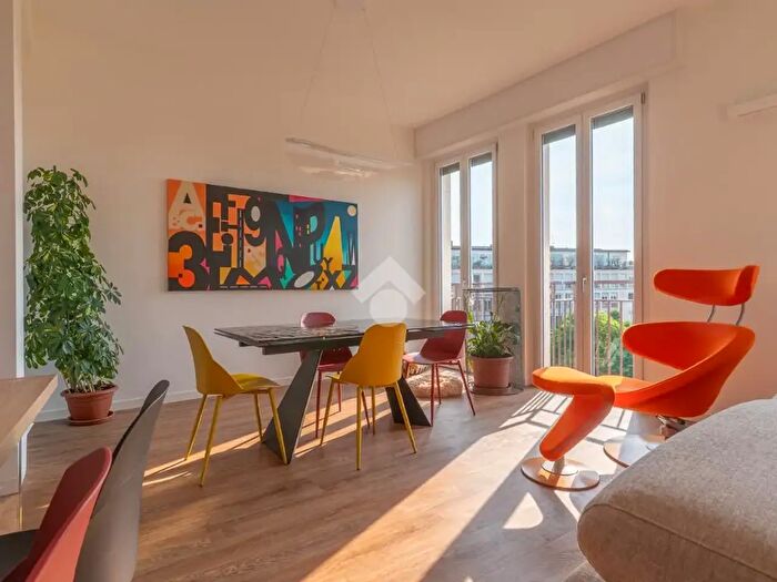 Appartamento trilocale in vendita in Corso Porta Nuova, Verona