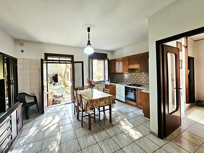 Casa quadrilocale in vendita in Via Cesare Battisti, Villa Estense