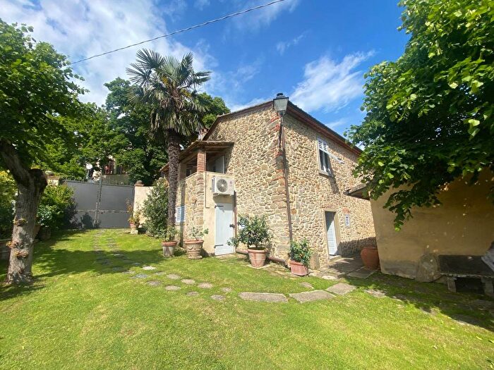 Casa quadrilocale in affitto in Giovi, Arezzo