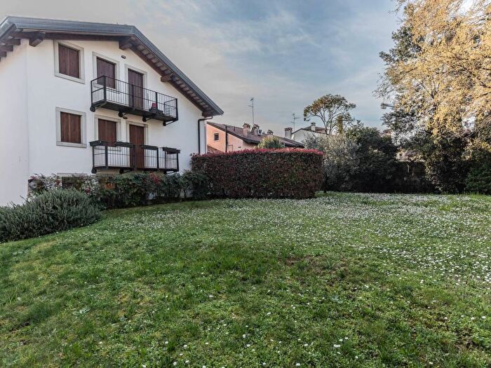 Appartamento trilocale in affitto in Via Villalta, Volpe Villalta, Udine