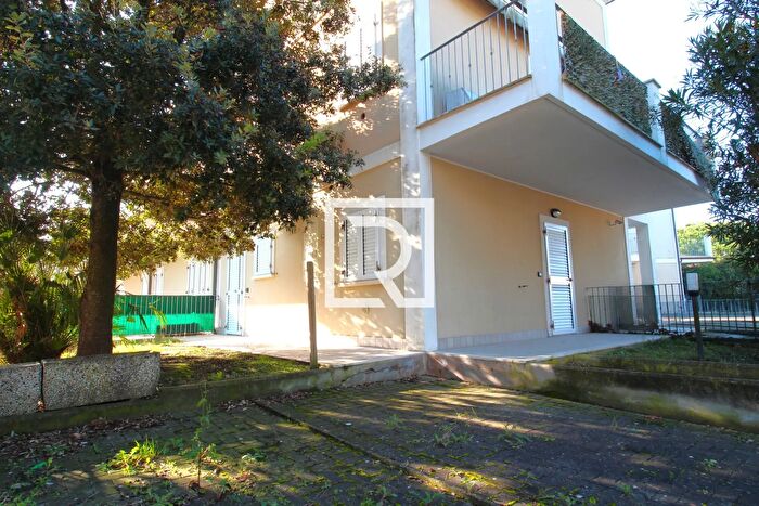 Appartamento trilocale in vendita in Via Castel Bolognese Ravenna, Ravenna