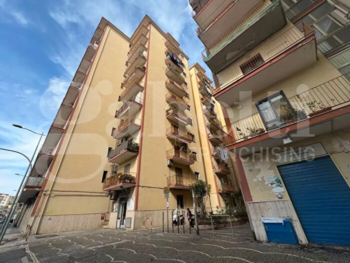 Appartamento trilocale in vendita in Via Vittorio Veneto, Torre Annunziata
