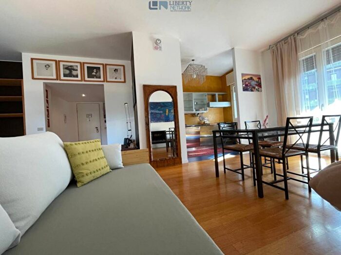 Appartamento bilocale in affitto in Viale San Gimignano, Bande Nere, Milano