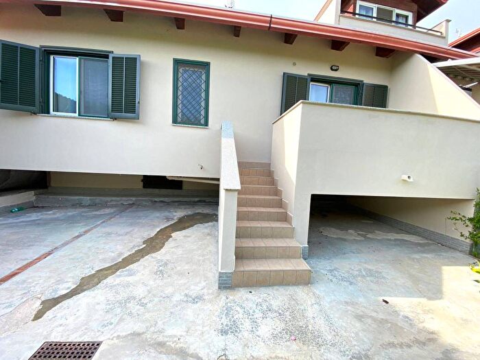 Appartamento bilocale in affitto in Via Ripuaria, Varcaturo, Giugliano in Campania