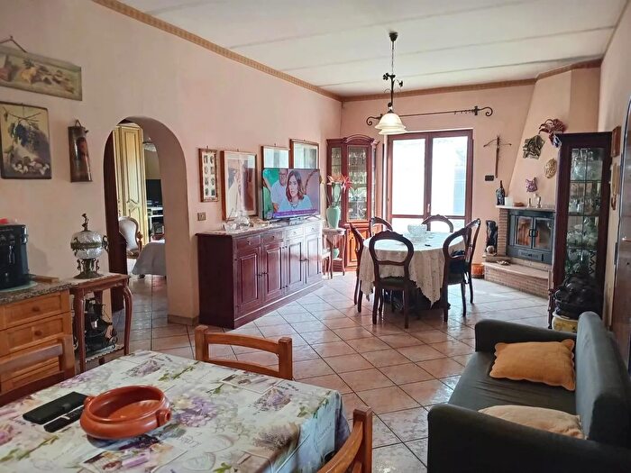 Casa con 6 locali in vendita in Via Colle delle Pastene, Valmontone