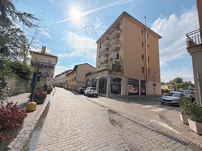 Appartamento trilocale in vendita in Via Giuseppe Mazzini, Villasanta