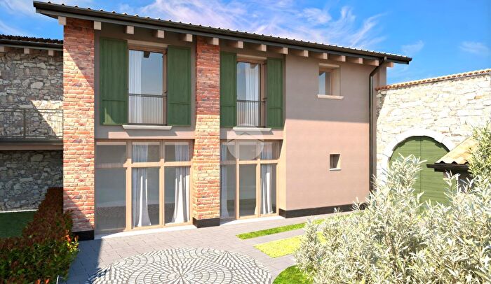 Casa trilocale in vendita in Via Modena, Bardolino