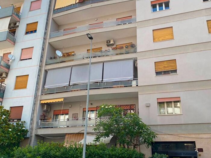 Appartamento con 6 locali in affitto in Via Veneto, Notarbartolo Sciuti, Palermo