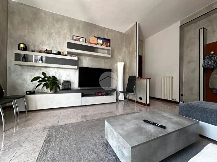 Appartamento trilocale in vendita in Viale Piave, Pessano Con Bornago